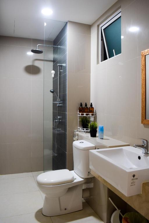 Romantic Home for Couples, 5mins to Mid Valley Mega Mall photo