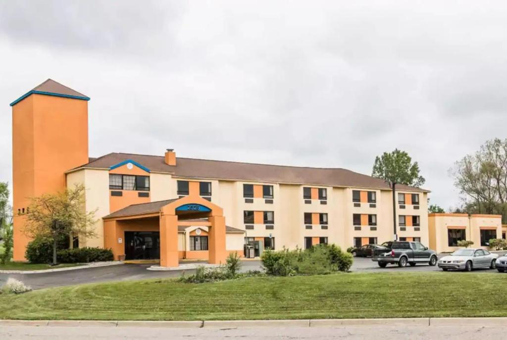 Days Inn by Wyndham Flint/Bishop International Airport photo