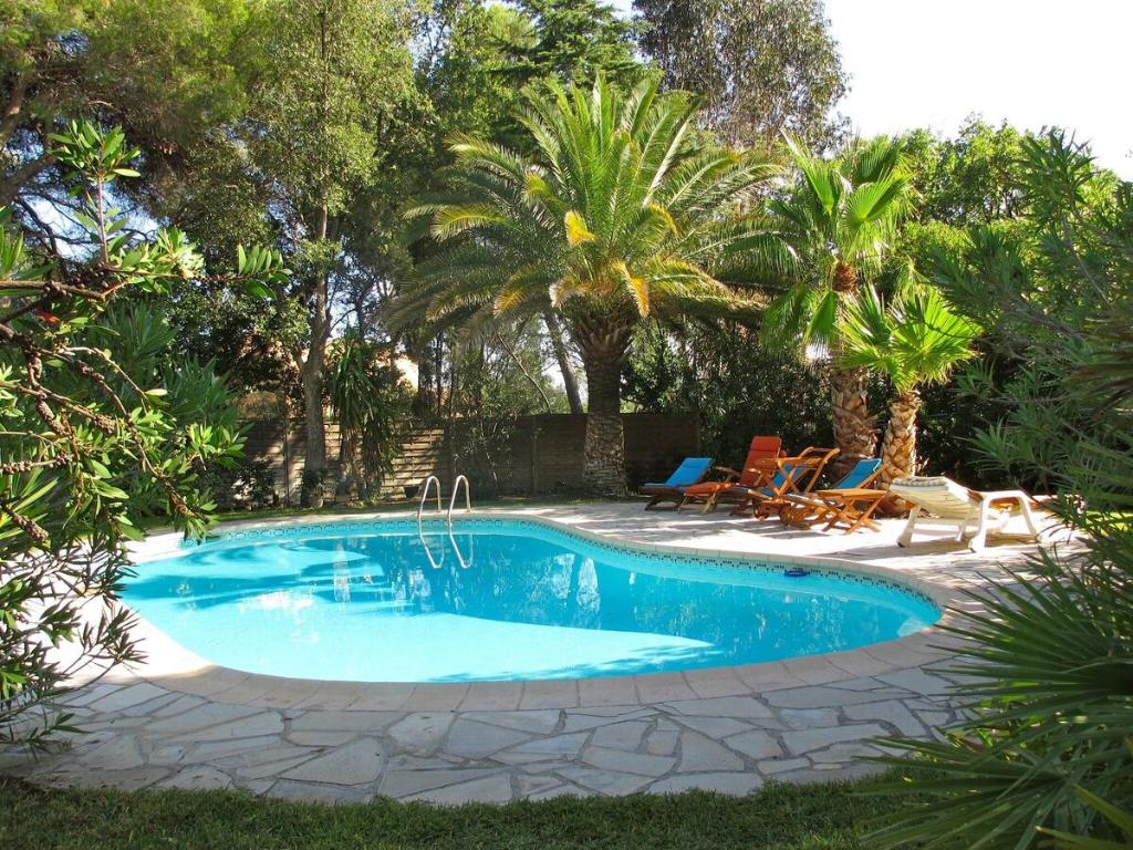 Villa in Frejus with Private Pool  Beach Nearby スイミングプール