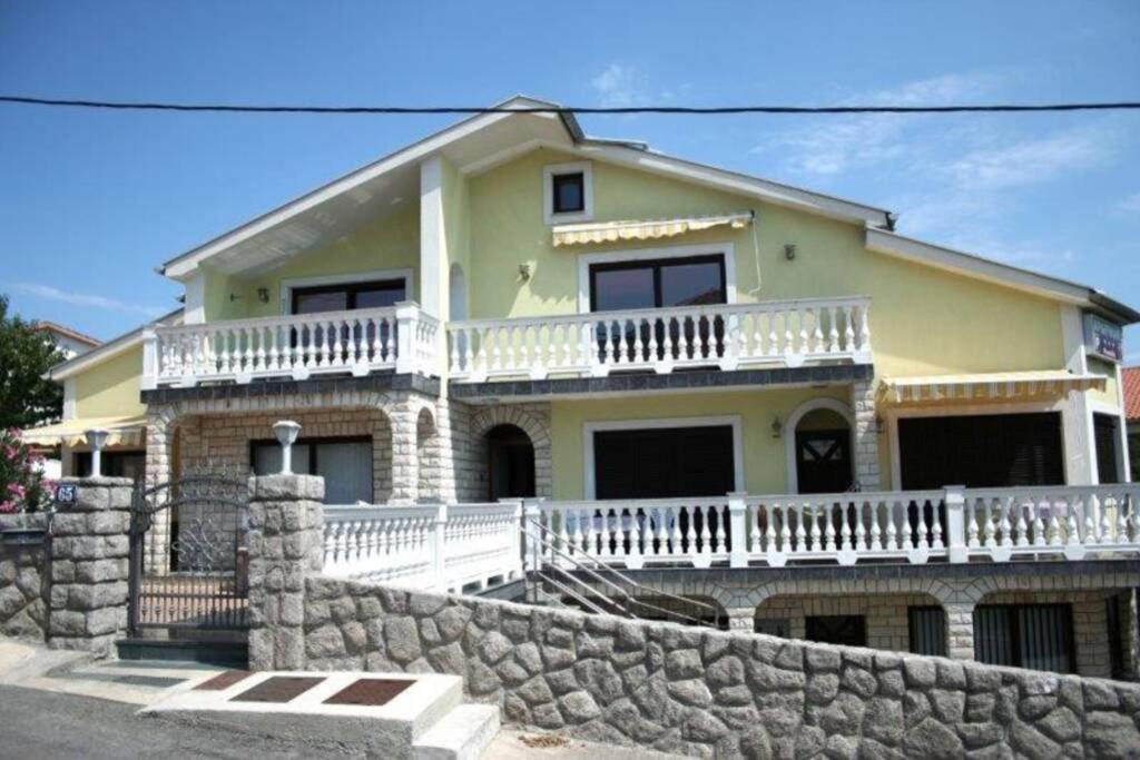 Apartman Nikola, Krk