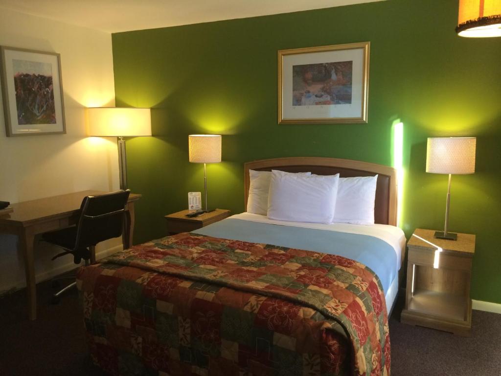 Alamo Motel photo