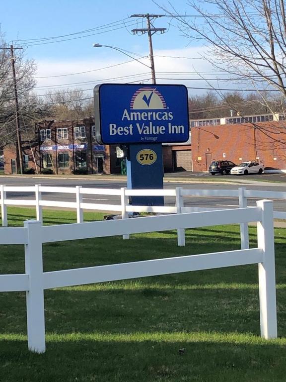 Americas Best Value Inn Albany East Greenbush photo