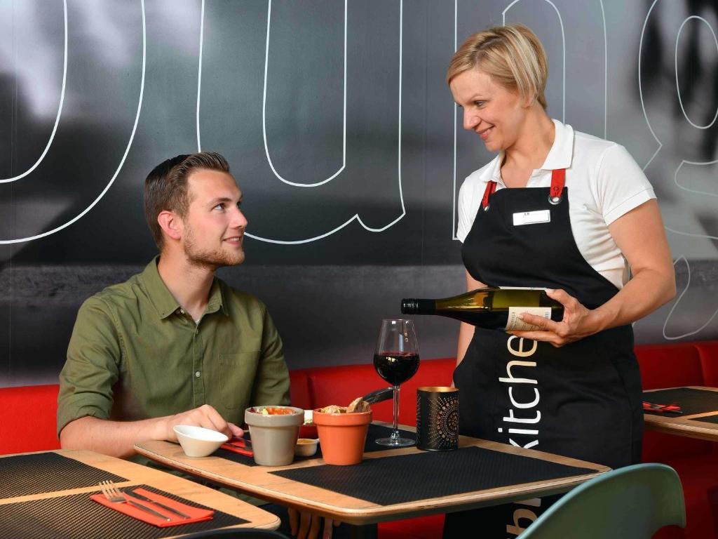 Ibis Brussels Erasmus Photo 33