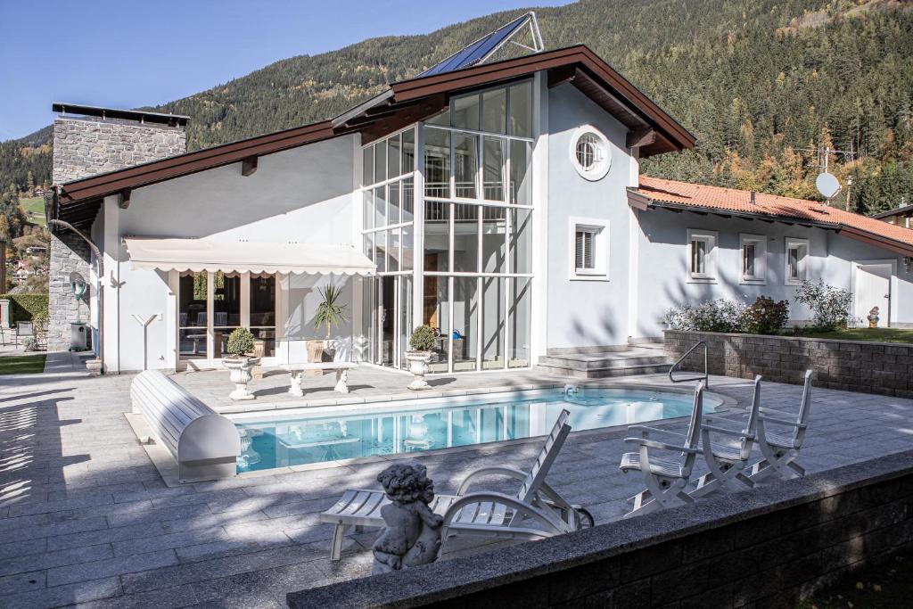Villa 10 photo