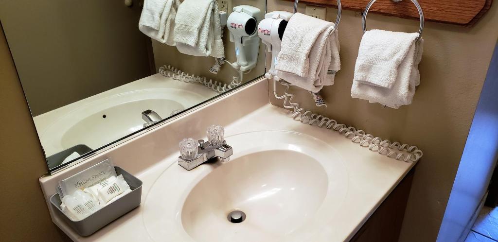 Lewis & Clark Resort photo