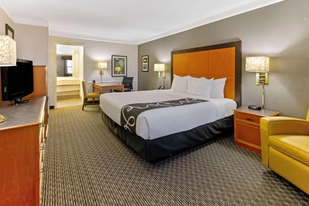 La Quinta Inn by Wyndham Santa Fe photo