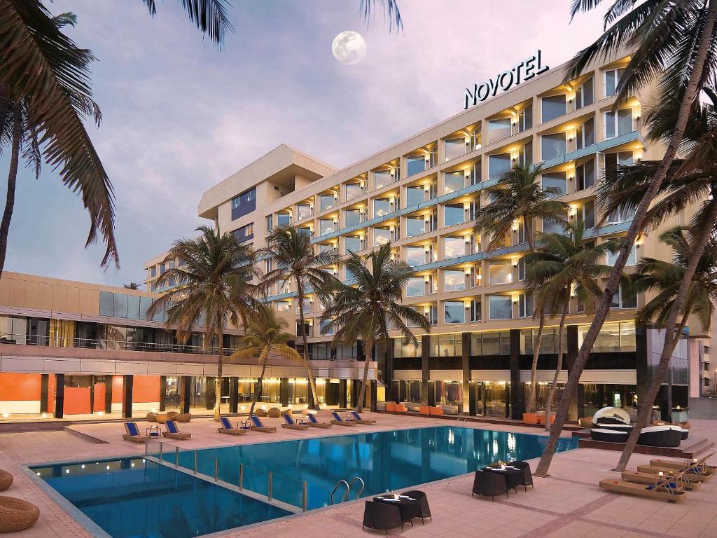 Novotel Mumbai Juhu Beach photo