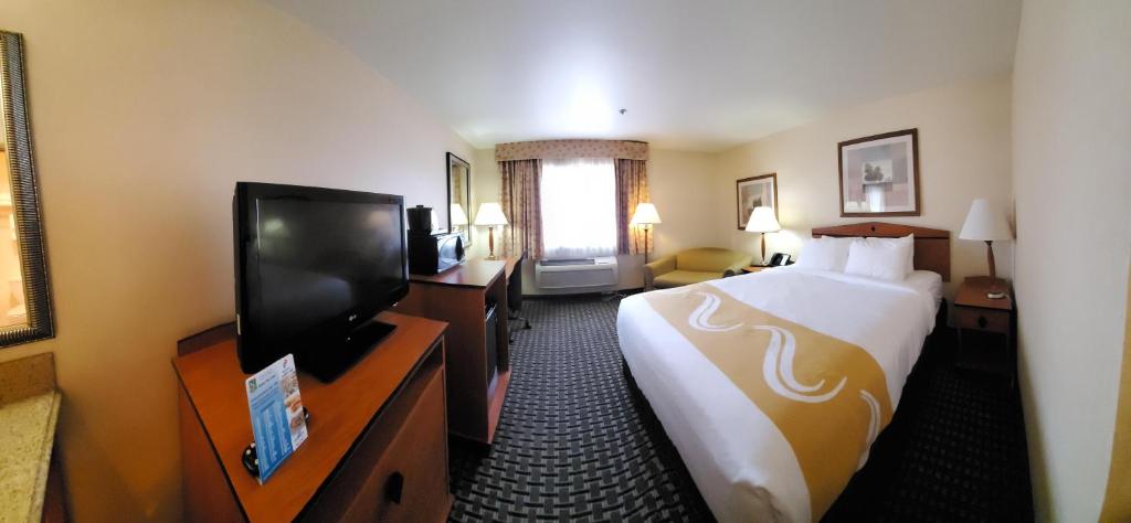 Quality Inn Cheyenne I-25 South photo