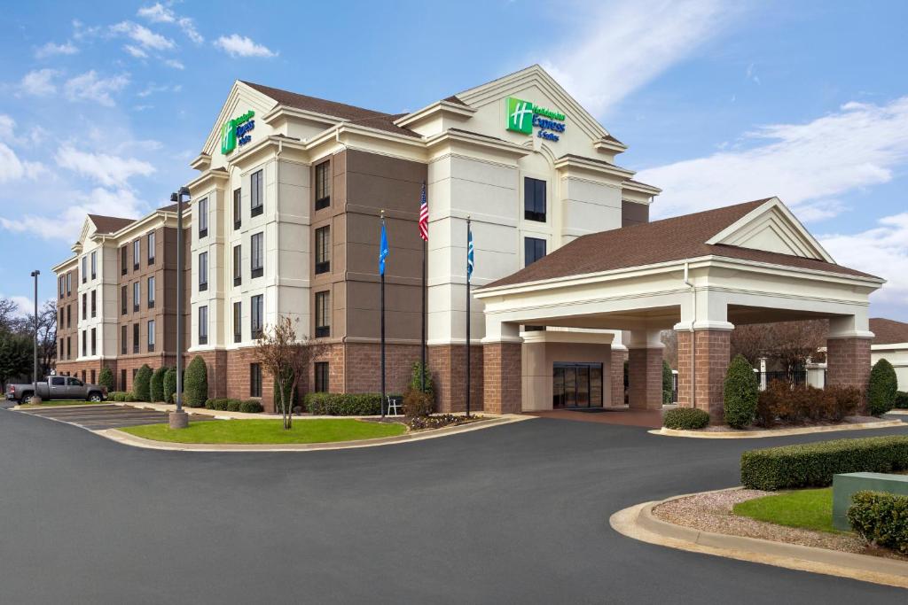 Holiday Inn Express Hotel & Suites Durant photo