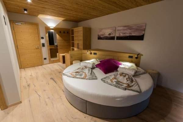 Arnica Mountain Hotel - 4