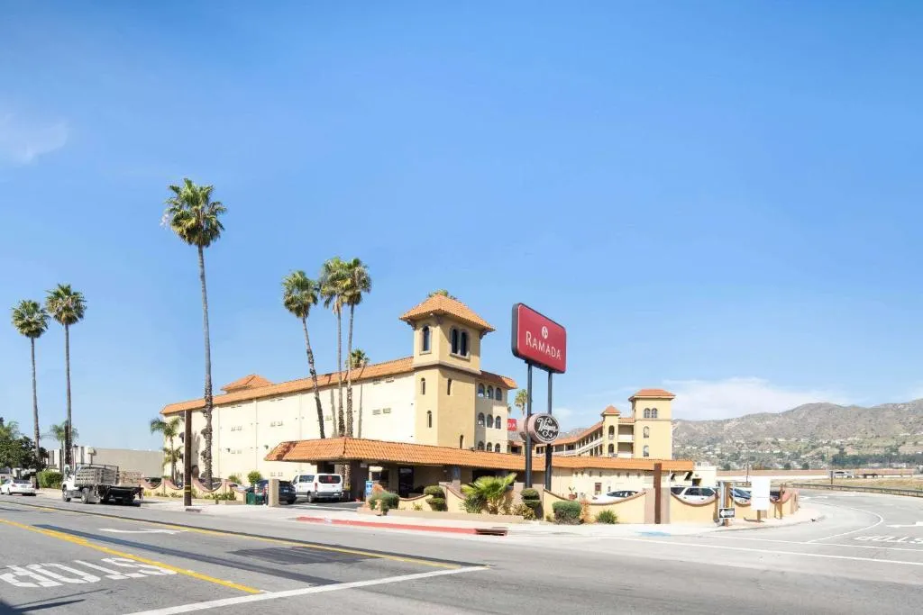 华美达伯班克酒店，位于伯班克的酒店