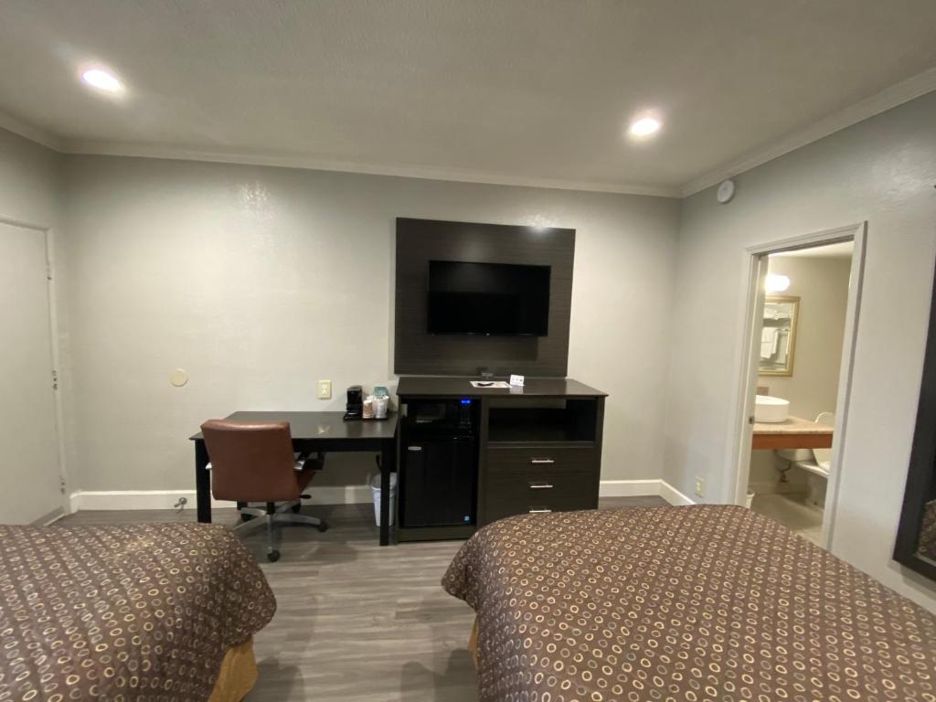 Budget Inn of Hayward photo