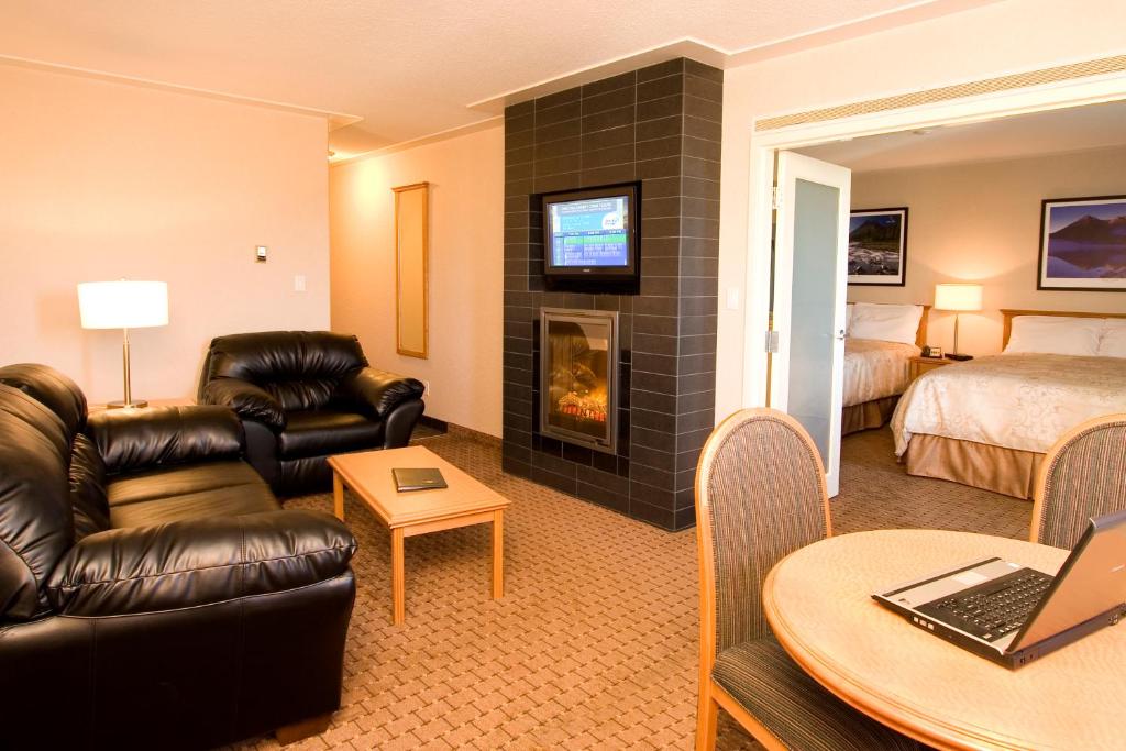 Woodlands Inn Photo 20