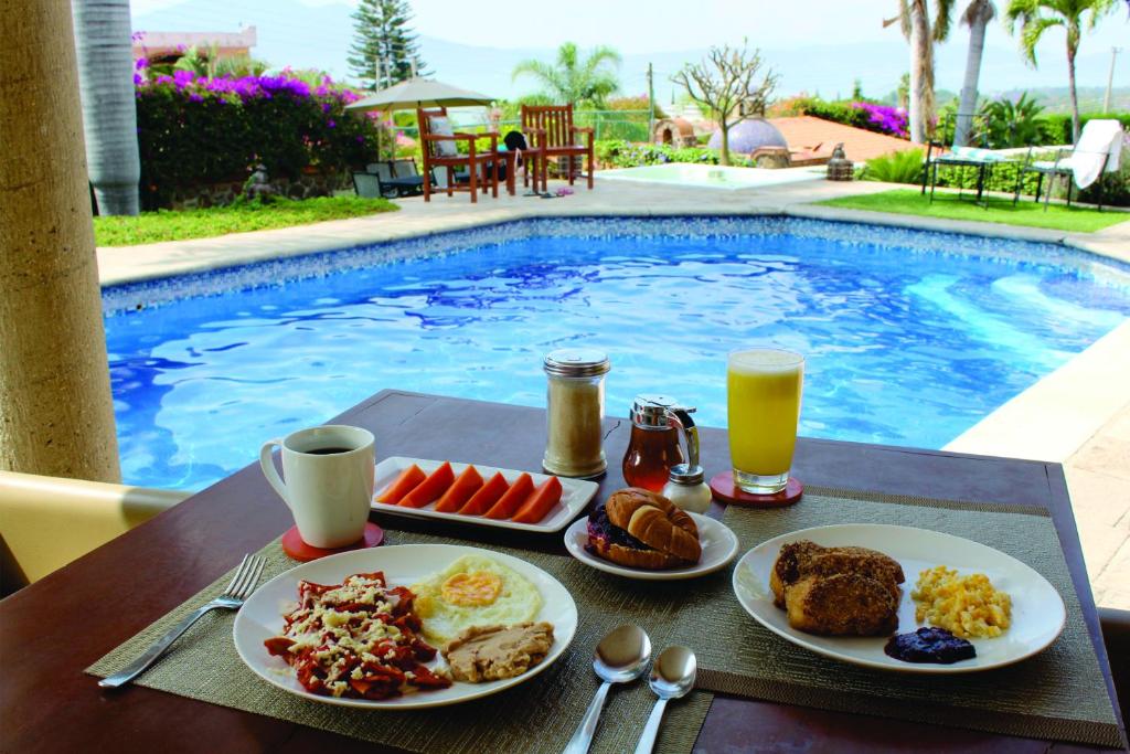 Hotel Lindo Ajijic Bed & Breakfast photo