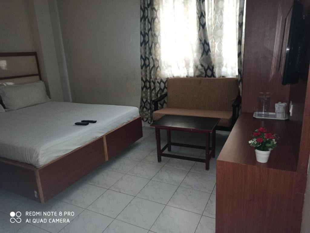 Sarovar Inn photo