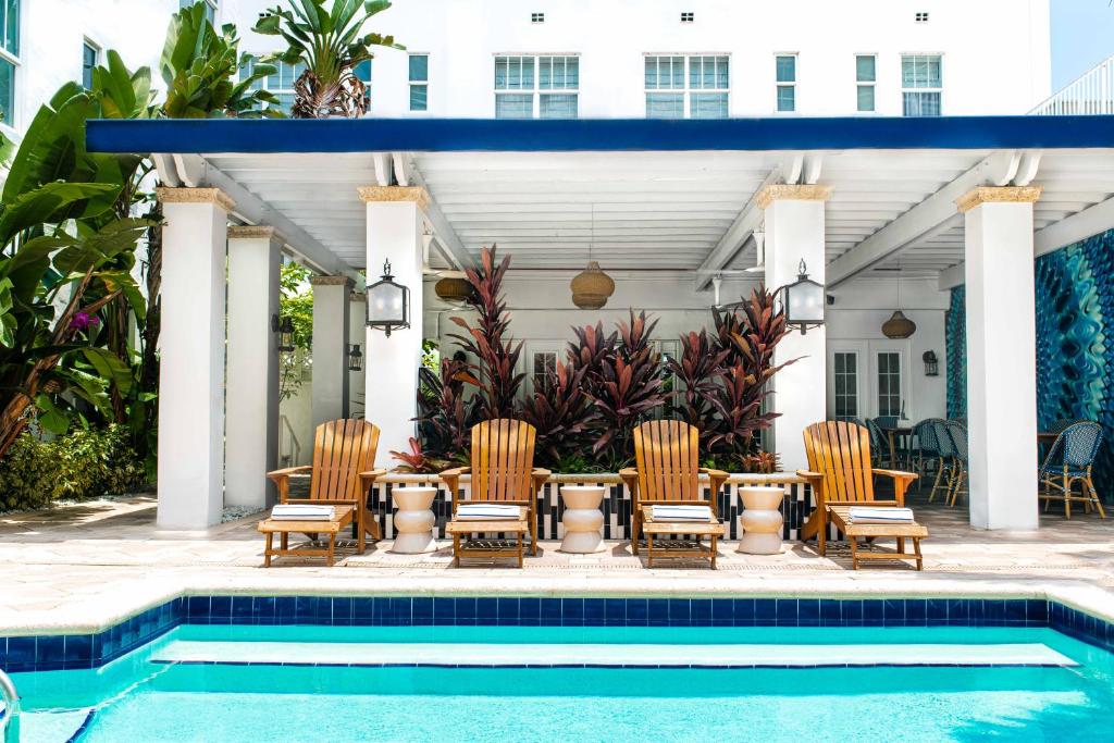 Blue Moon Hotel photo