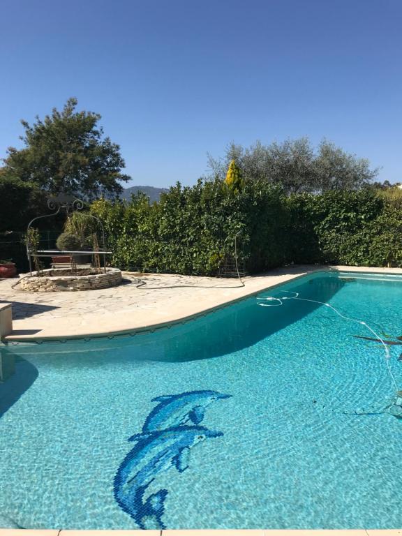 2 pièces dans villa avec piscine & parking -Cannes à 10 mns - 1