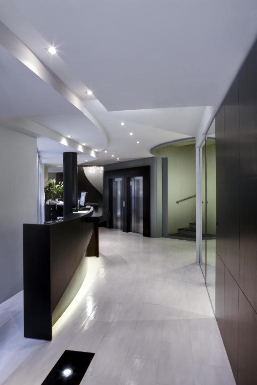 Twenty One Hotel photo