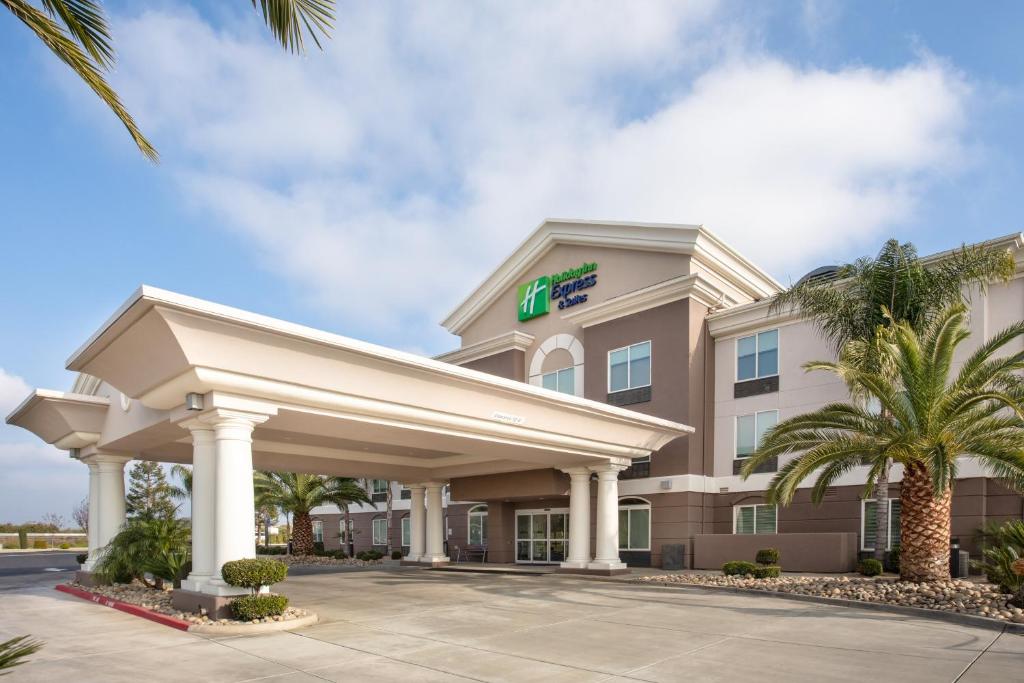 Holiday Inn Express & Suites Yosemite Park Area photo
