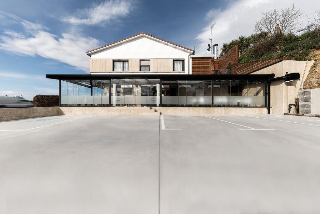 Pension Residencial Victoria — Hotel in A Famelga