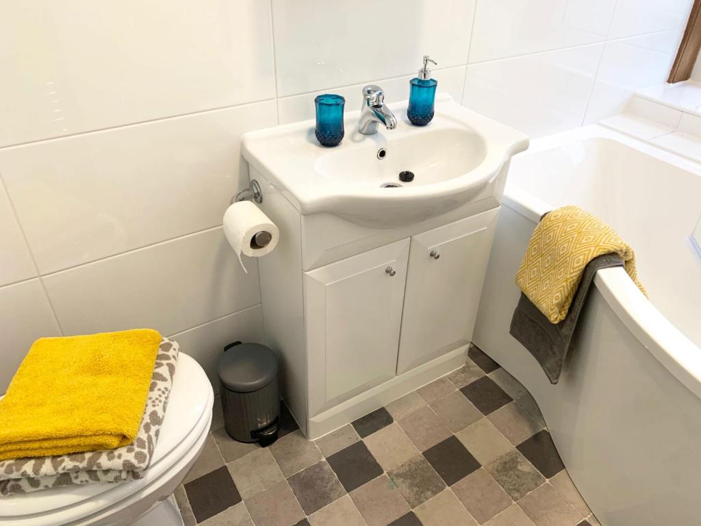 Forest Park Apartment photo