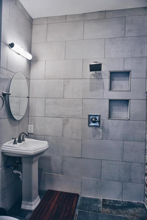 Luxurious Private Suites in Downtown Charleston photo