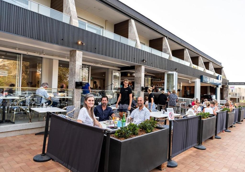 Restaurant, Huskisson Beach Motel in Jervis Bay