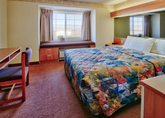 Western Skies Inn & Suites photo