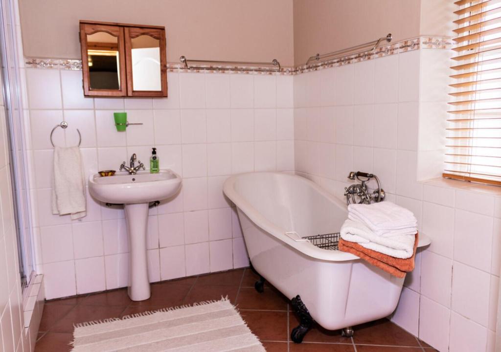 Wilderness Farmhouse photo