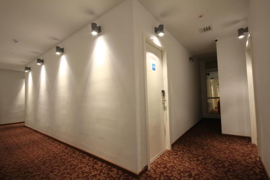 Sandy Hotel