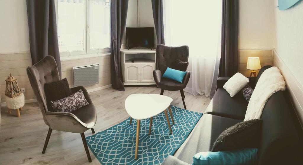 TERRASSE -100 m PLAGE -GRAND APPARTEMENT-8 PERS - 1