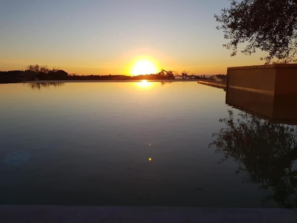 Cristina & Margot, Noto