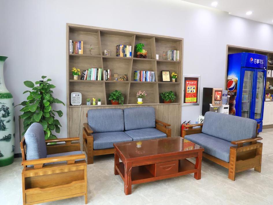 7 Days Inn 칭저우 평장부 외관