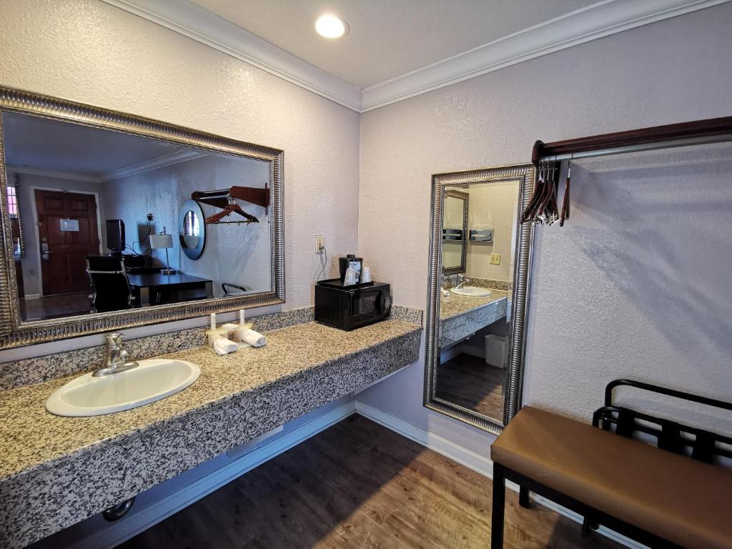 Journey Inn photo