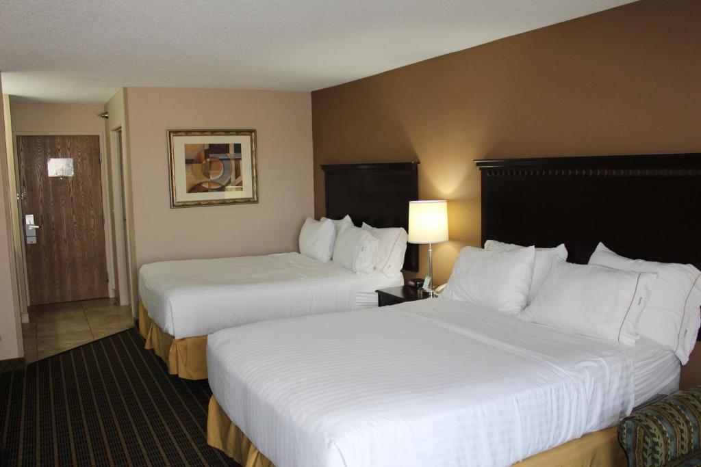 Holiday Inn Express & Suites Kansas City - Liberty (HWY 152) Photo 31