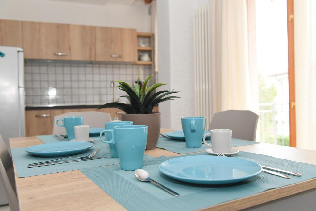 BLUE APARTMENT - a due passi dal lago, parcheggio privato - 5
