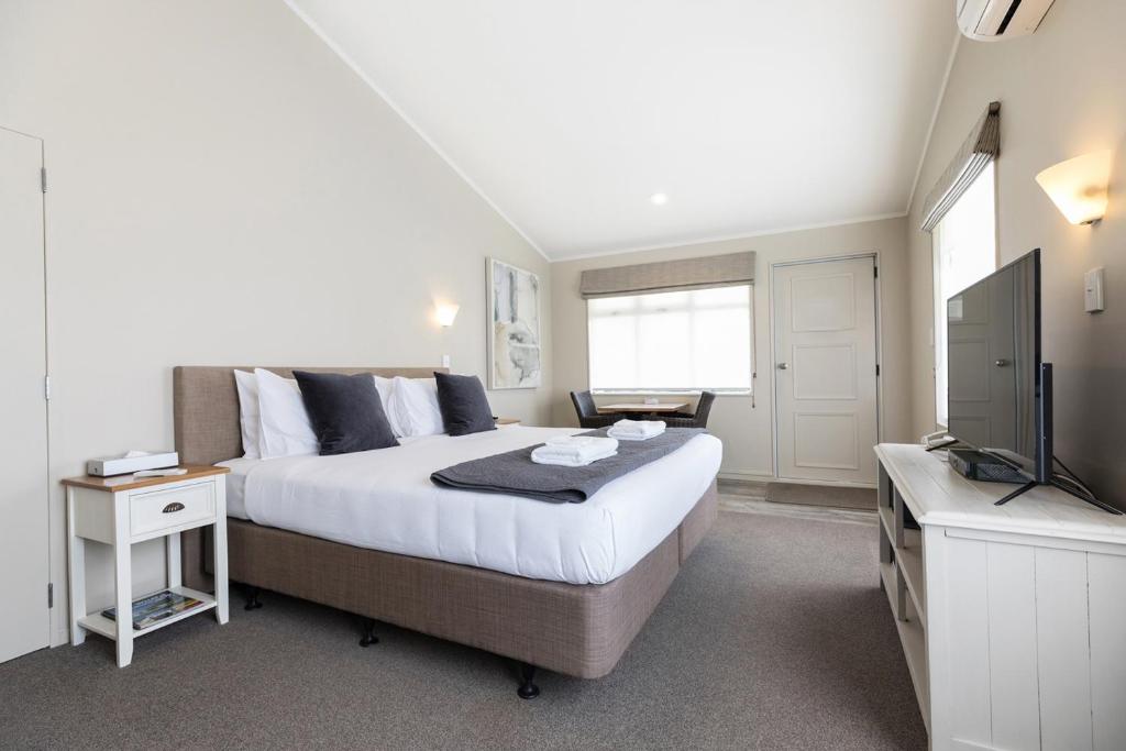 Colonial Court Motor Inn 