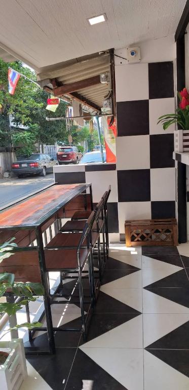 本杰马斯青年旅舍 (Benjamas hostels)