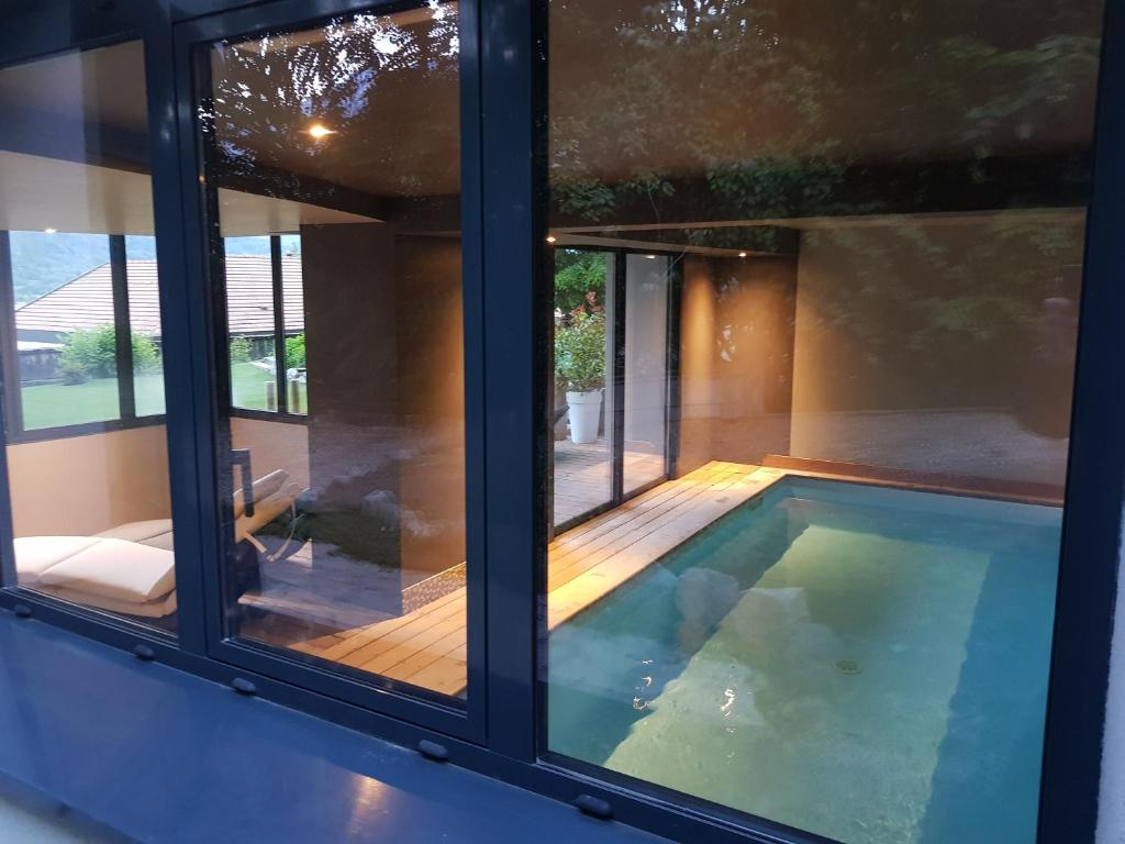 スイミングプール