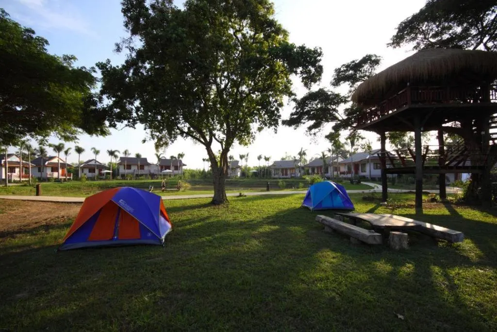 Resort Railumpoo (Farm and Camping), hotel in Nakhon Sawan