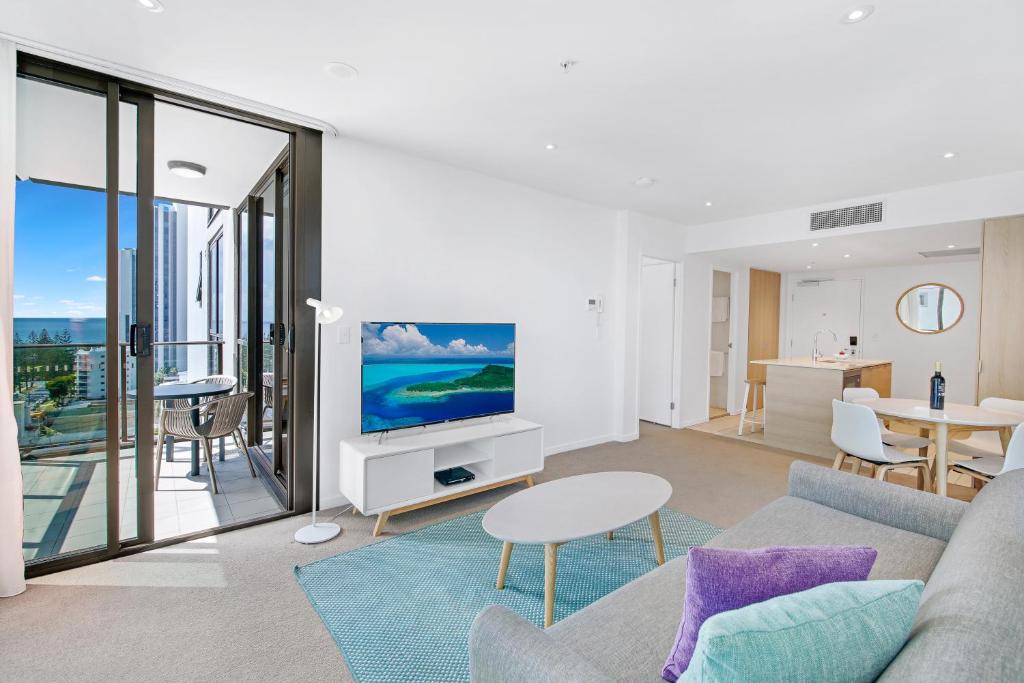 The Eureka Gold Coast Residence on Broadbeach photo
