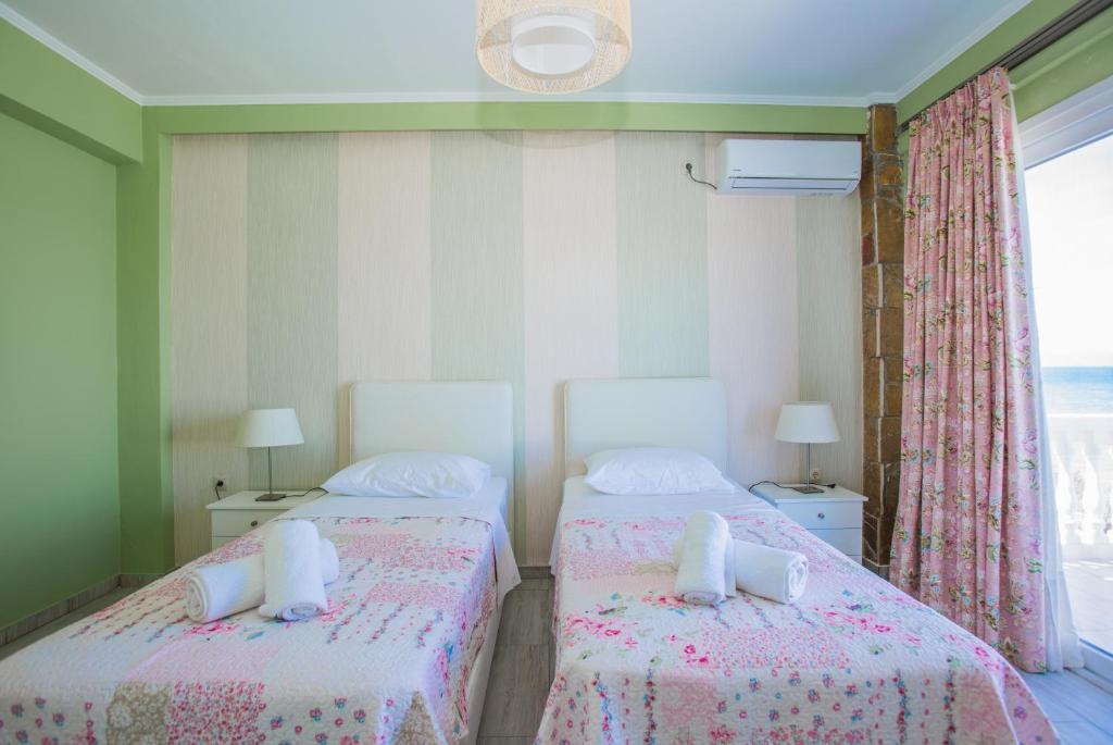 Laura Beach House — Hotel rooms in Alykes, Ionian Islands