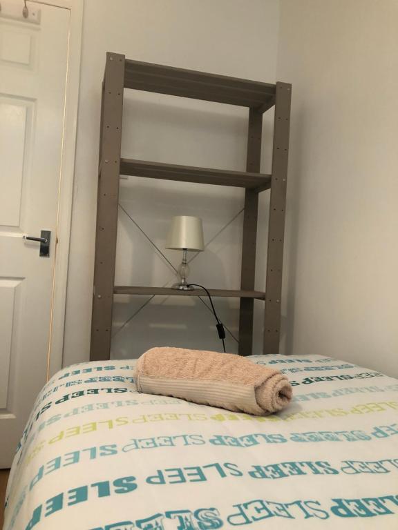 Cosy 2 bedroom Apartment -Heathrow Airport photo