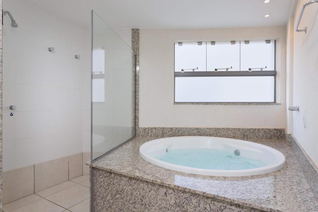 Wyndham Olimpia Royal Hotels 수영장 전경
