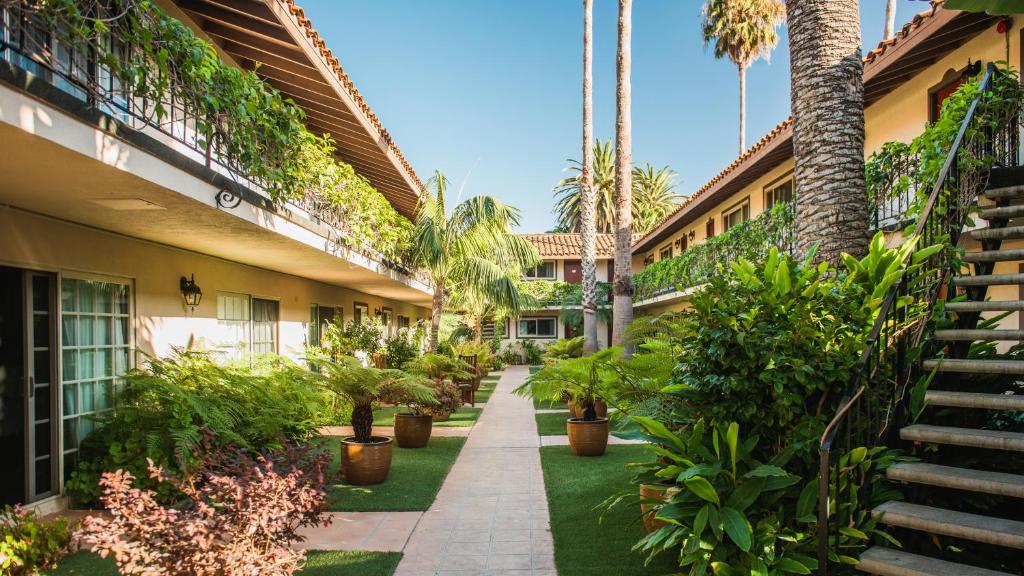 Inn by the Harbor Santa Barbara book your hotel with ViaMichelin