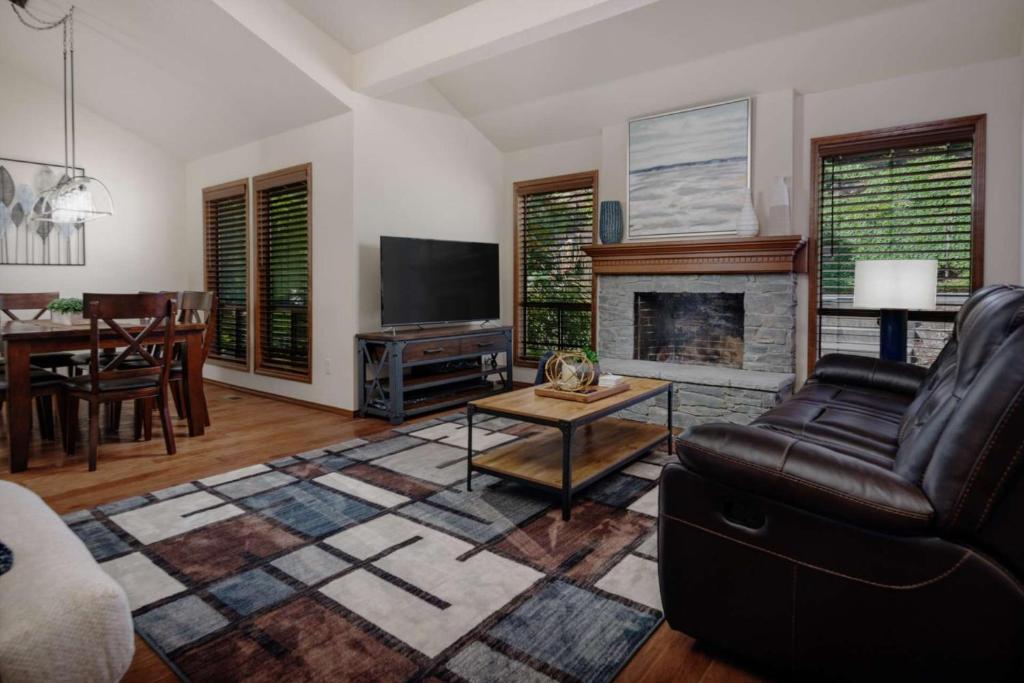 Apollo Heights, West Linn