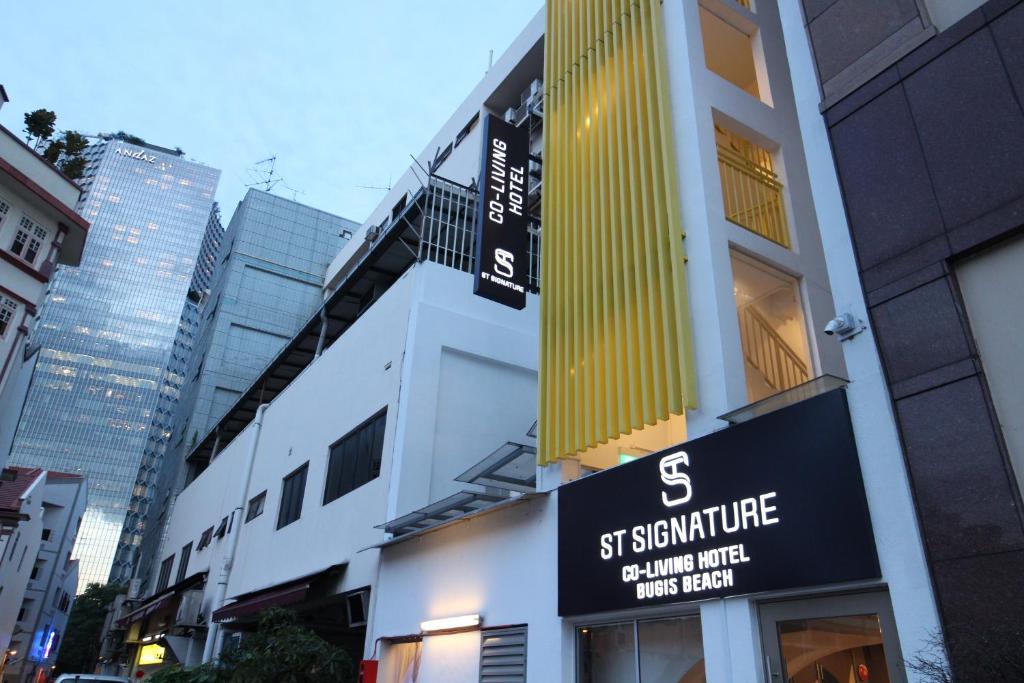 ST Signature Bugis Beach, DAYUSE, 5 Hours, 9AM-2PM, Singapur