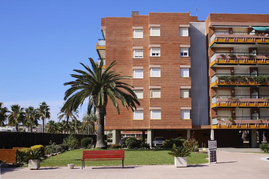 AT132 Els Pins, 1ra línea de la playa, piscina, airco, aparcamiento - 3