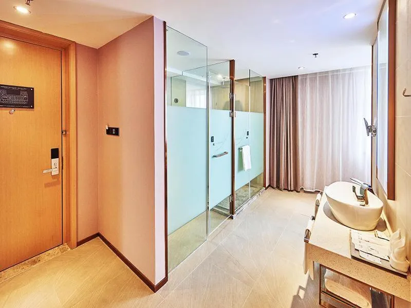 Lavande Hotel Changchun Peoples Square, hotel in Changchun