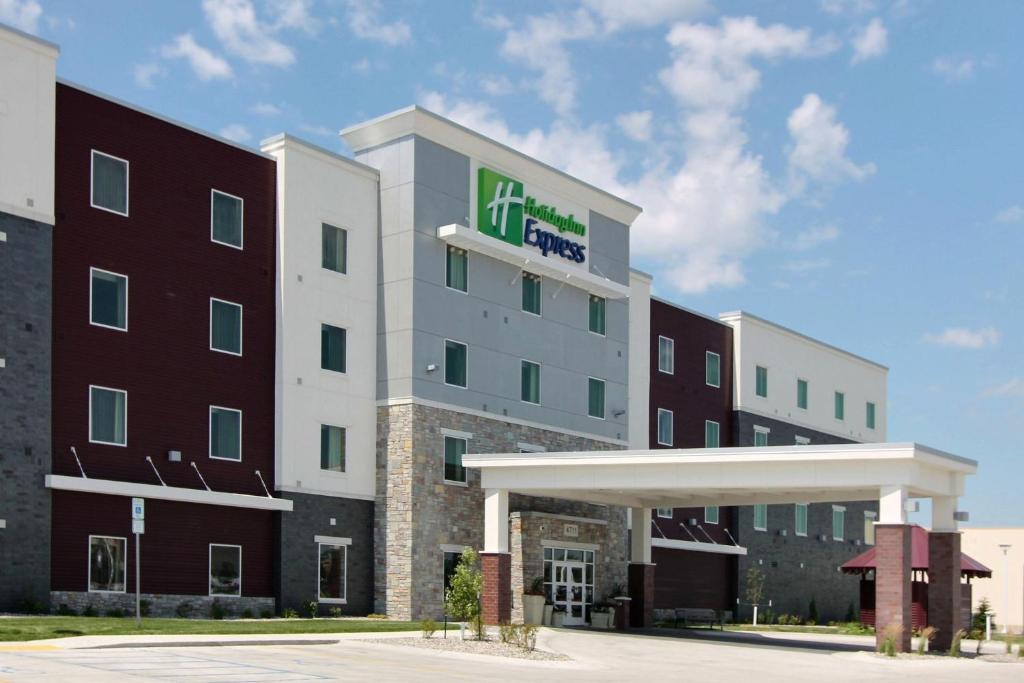 Holiday Inn Express Fargo SW - I-94 Medical Center photo
